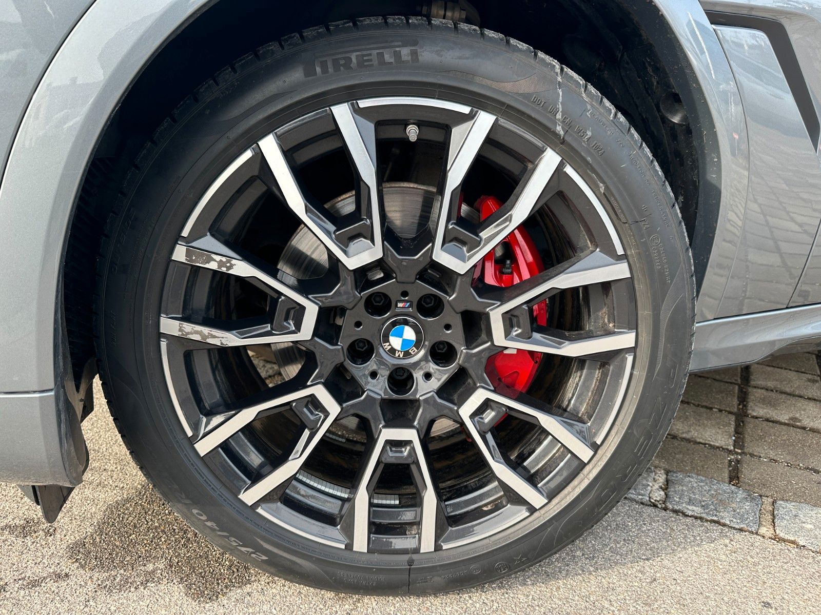 Fahrzeugabbildung BMW X6 40d xDrive MSport ACC,HUD,PANO,HARMAN,LUFT,