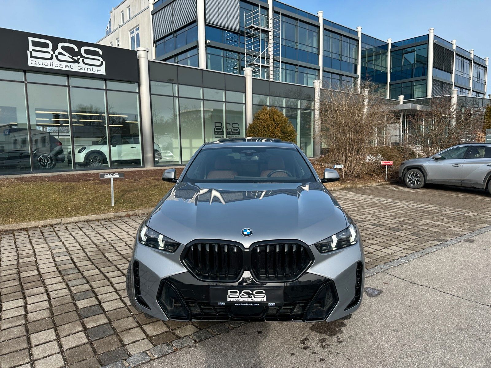 Fahrzeugabbildung BMW X6 40d xDrive MSport ACC,HUD,PANO,HARMAN,LUFT,