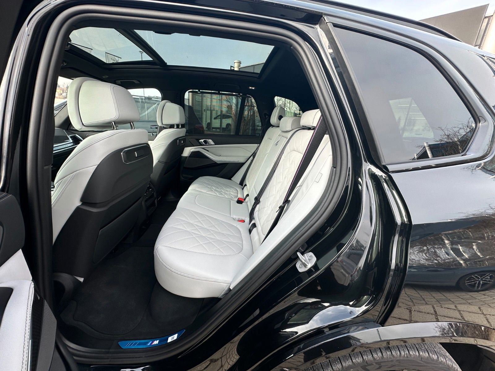 Fahrzeugabbildung BMW X5 50e xDrive MSport ACC,HUD,PANO,HARMAN,LUFT