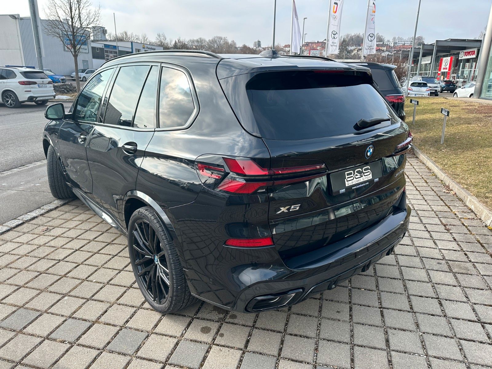 Fahrzeugabbildung BMW X5 50e xDrive MSport ACC,HUD,PANO,HARMAN,LUFT