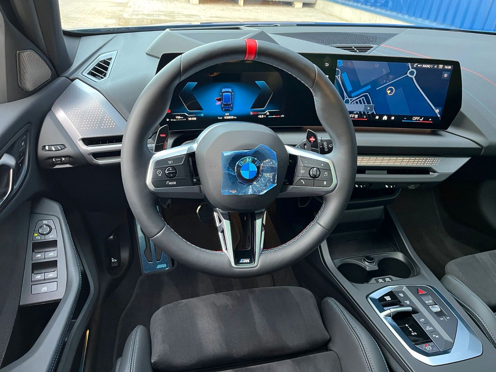 Fahrzeugabbildung BMW M135 xDrive ACC,HUD,PANO,HARMAN,360,19"