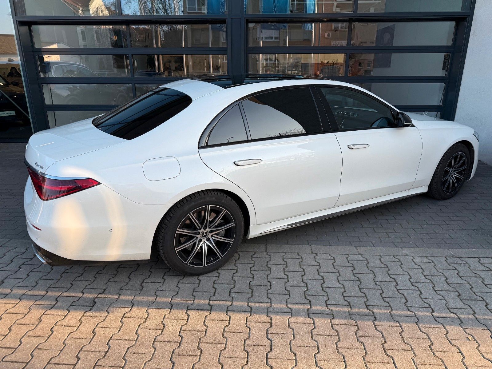 Fahrzeugabbildung Mercedes-Benz S 400 d 4Matic L DISTR,HUD,PANO,BURM,360,Usw