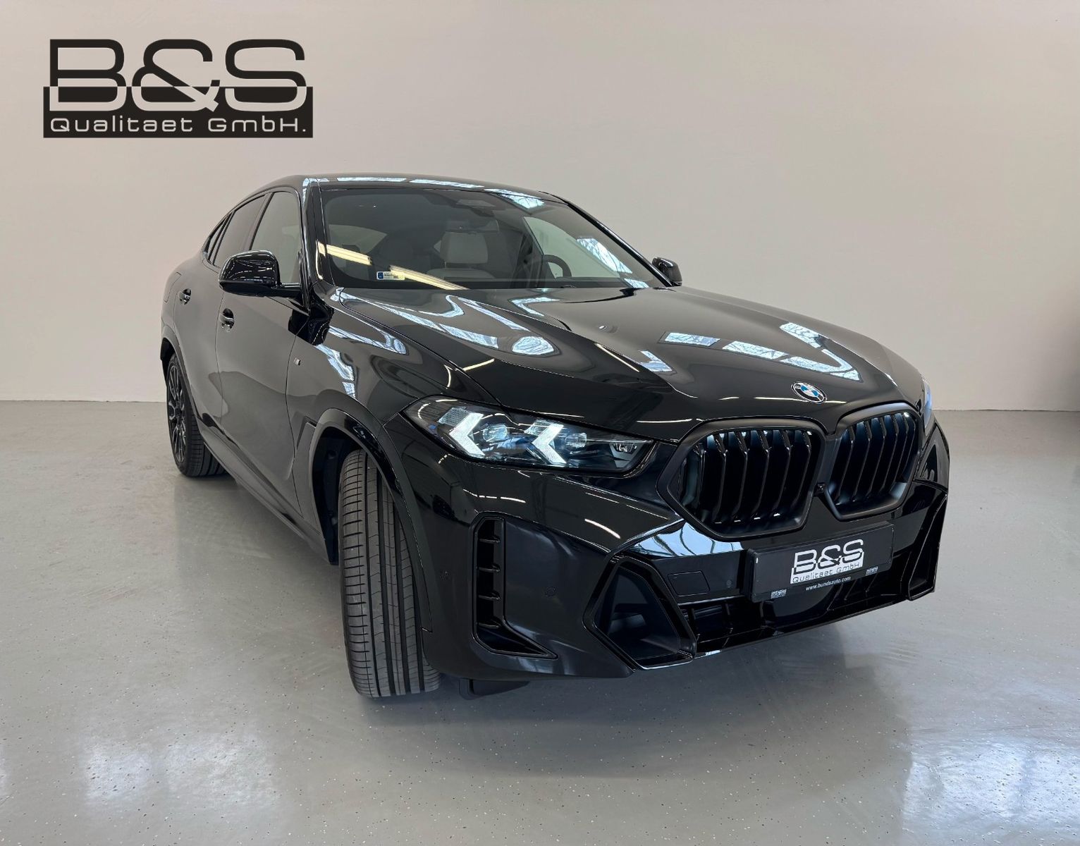 Fahrzeugabbildung BMW X6 30d xDrive MSport ACC,HUD,PANO,HARMAN,LUFT...