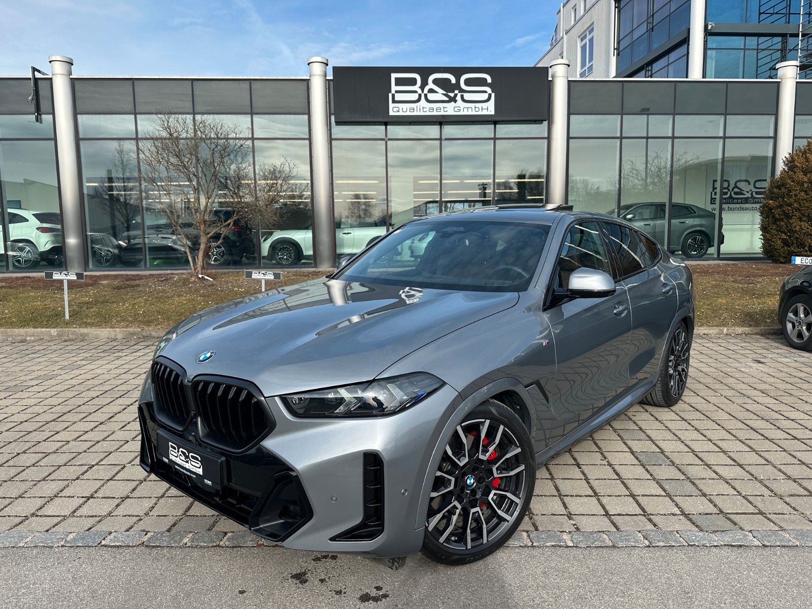 Fahrzeugabbildung BMW X6 40d xDrive MSport ACC,HUD,PANO,HARMAN,LUFT...