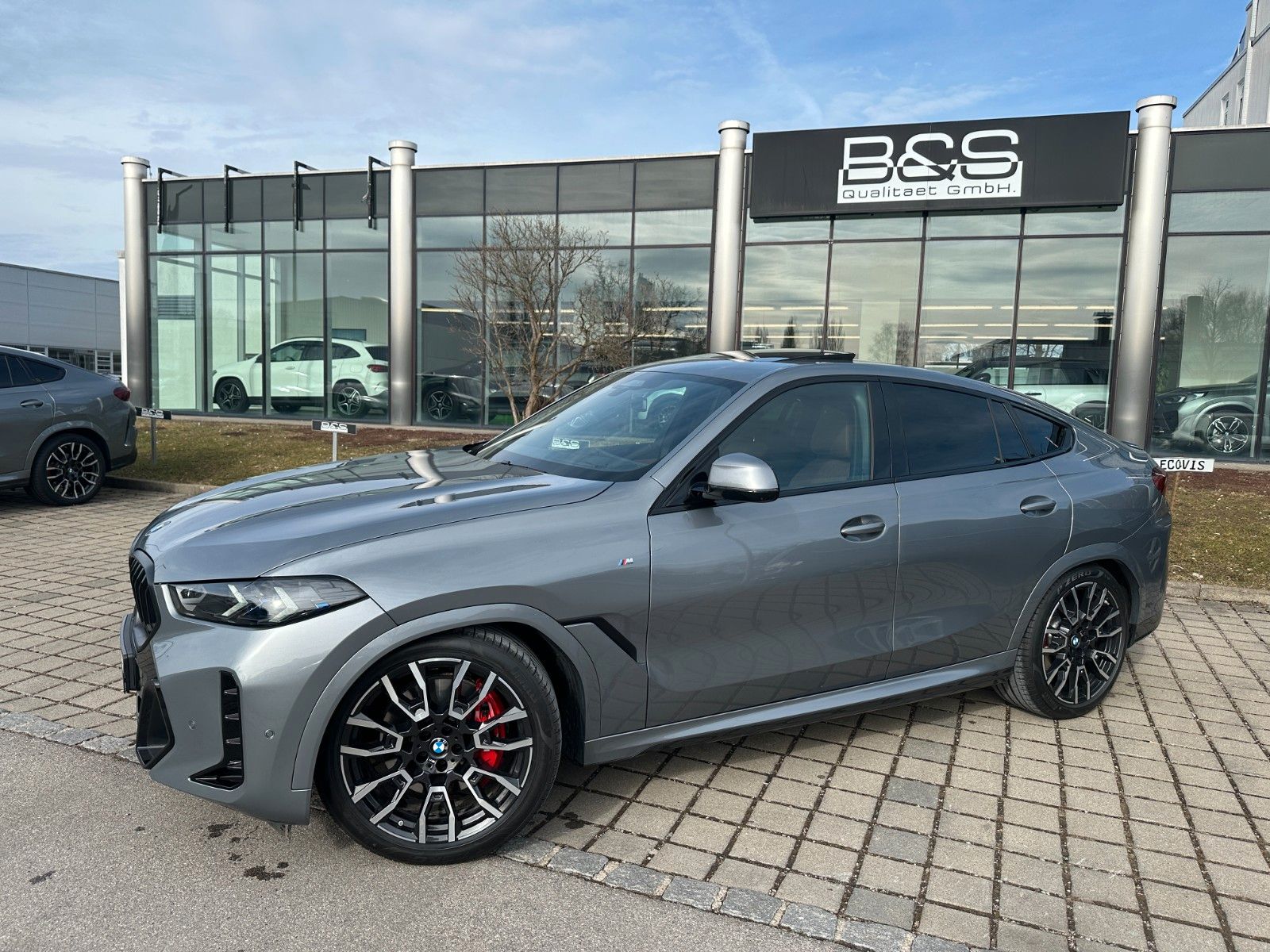 Fahrzeugabbildung BMW X6 40d xDrive MSport ACC,HUD,PANO,HARMAN,LUFT...