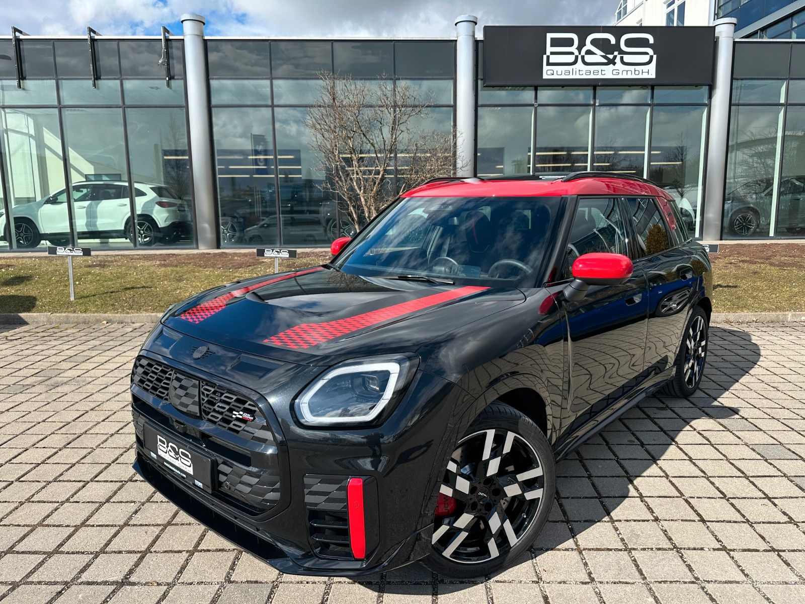 Fahrzeugabbildung MINI Countryman ALL4 JCW XL ACC,HUD,PANO,HARMAN,AHK..