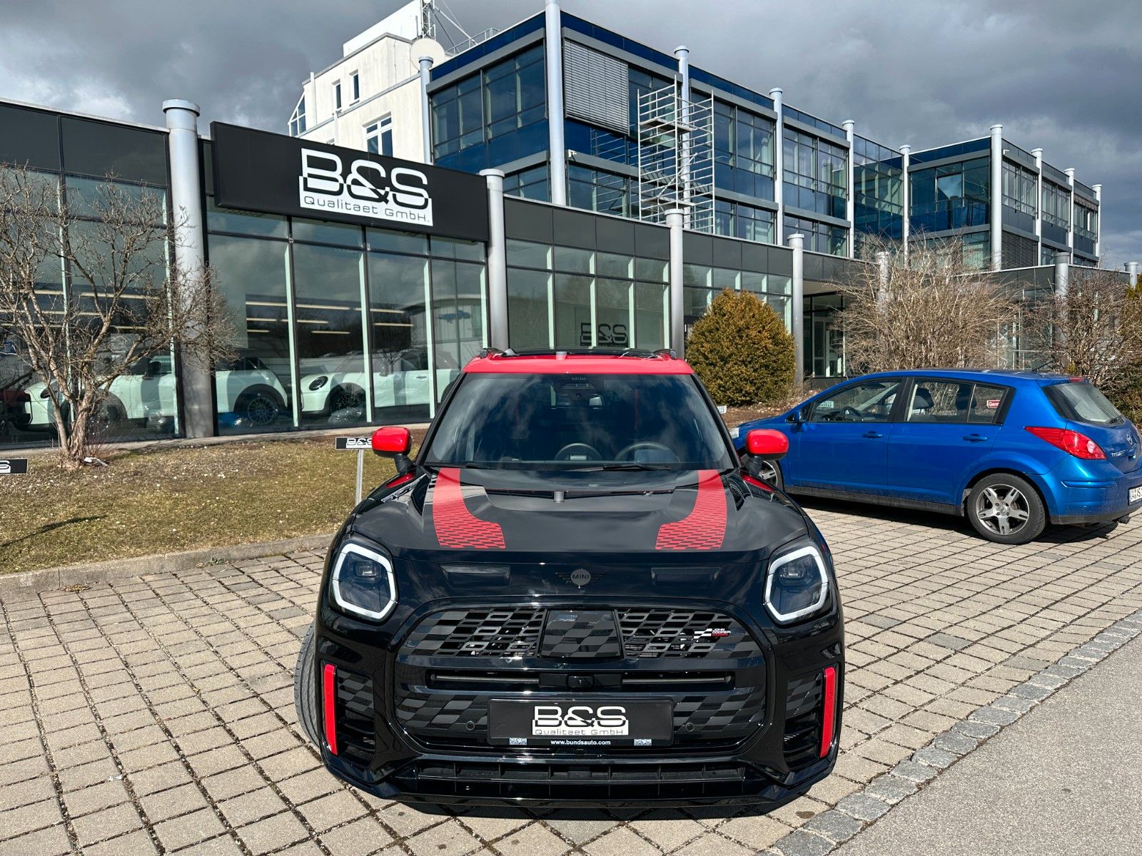 Fahrzeugabbildung MINI Countryman ALL4 JCW XL ACC,HUD,PANO,HARMAN,AHK..