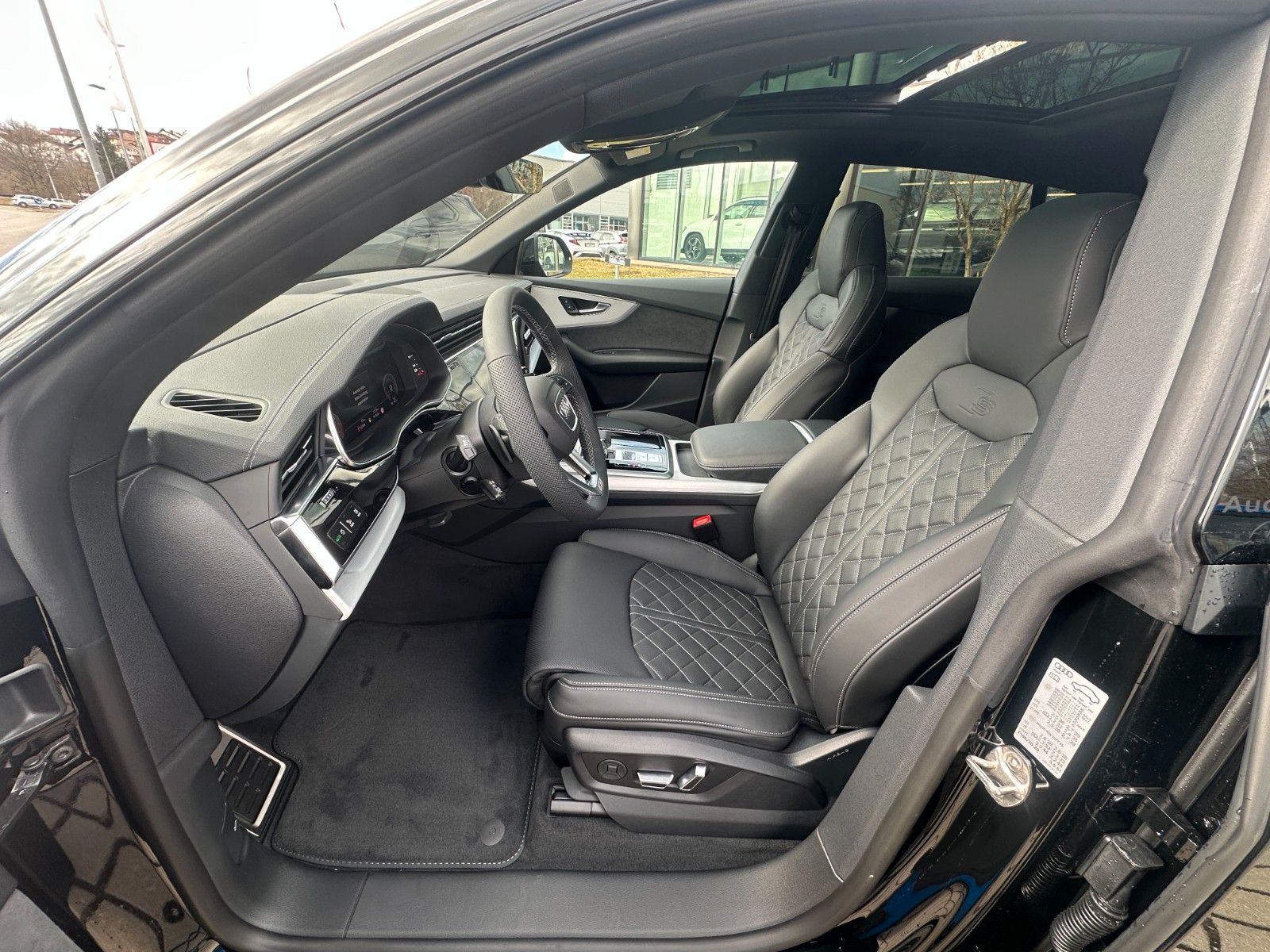 Fahrzeugabbildung Audi Q8 50 TDI quattro ACC,HUD,PANO,B&O,LUFT,MATRIX..