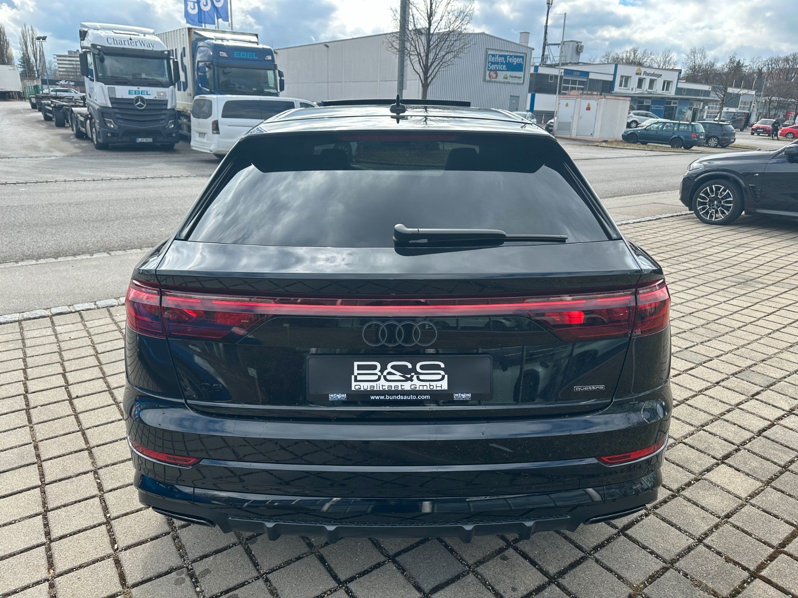 Fahrzeugabbildung Audi Q8 50 TDI quattro ACC,HUD,PANO,B&O,LUFT,MATRIX..