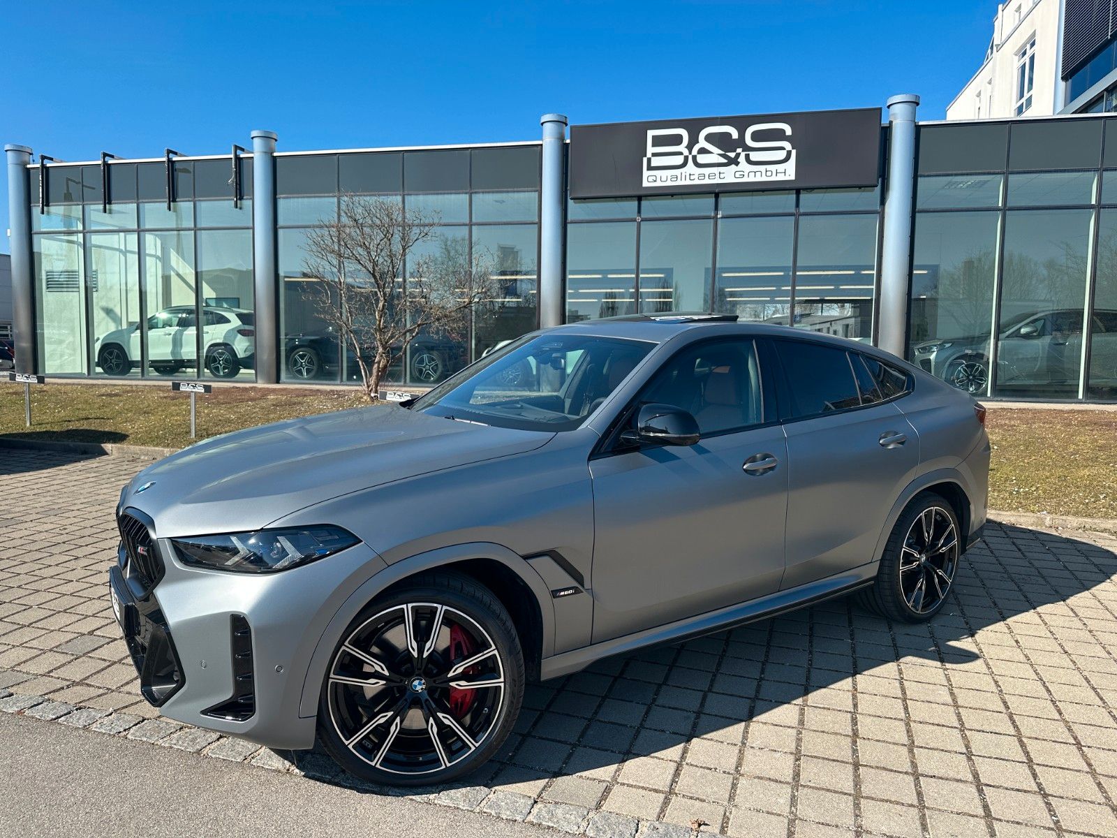 Fahrzeugabbildung BMW X6 M60i xDrive ACC,HUD,SKYL,H&K,AHK,SOFTCL,360..