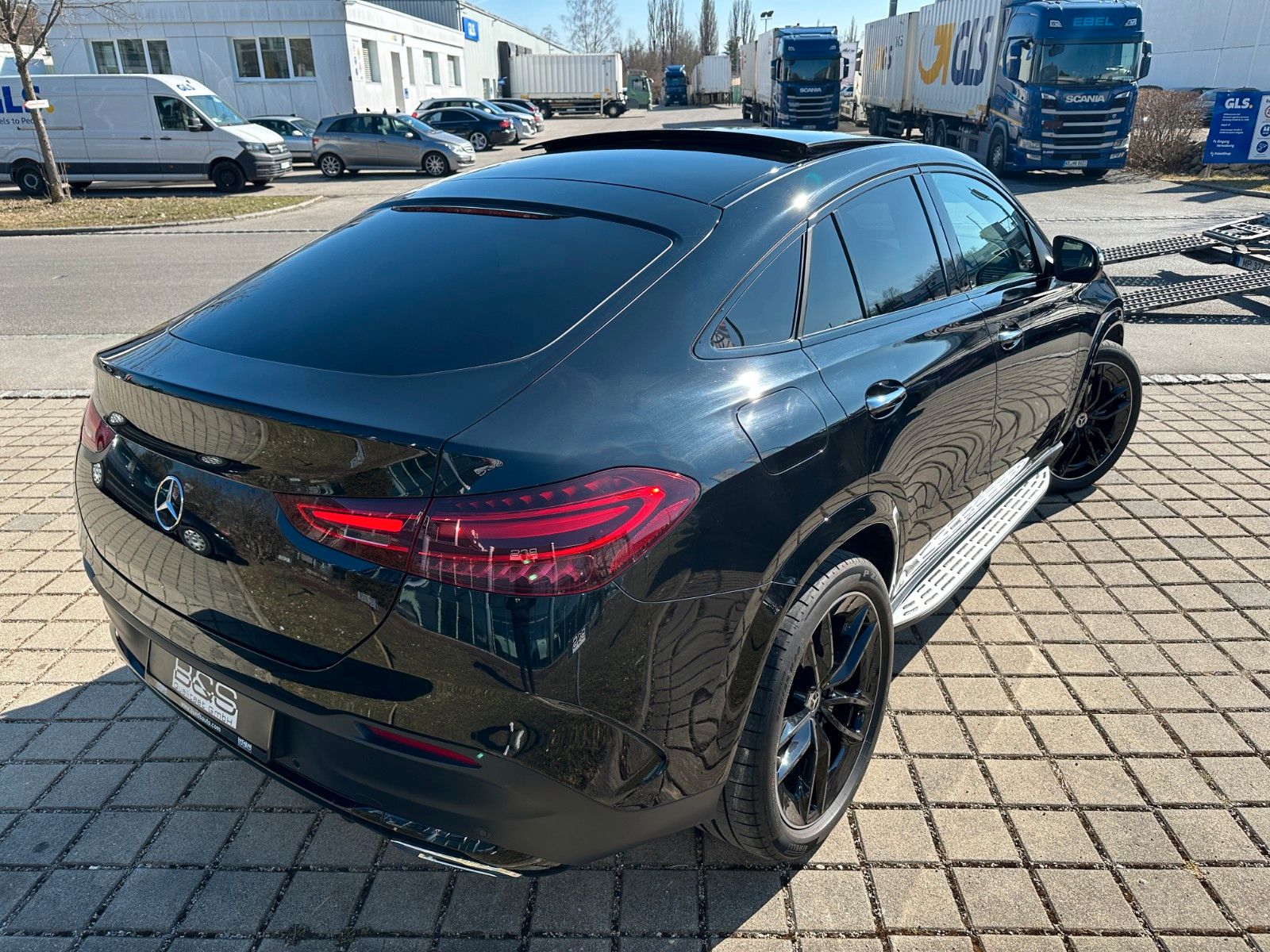 Fahrzeugabbildung Mercedes-Benz GLE450d 4Matic Coupe DISTR,HUD,PANO,BURM,LUFT