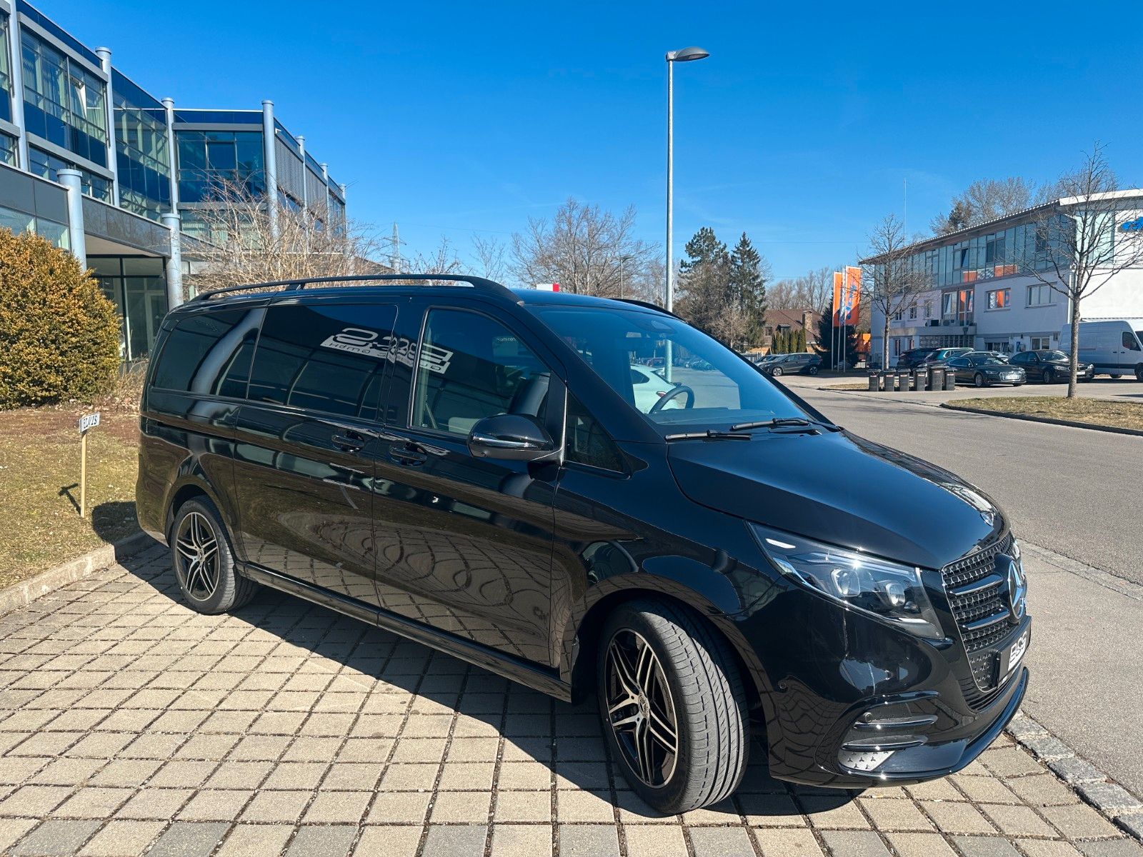 Fahrzeugabbildung Mercedes-Benz V300d  4MATIC AMG,DISTR,PANO,BURM,AIRMATIC,AHK