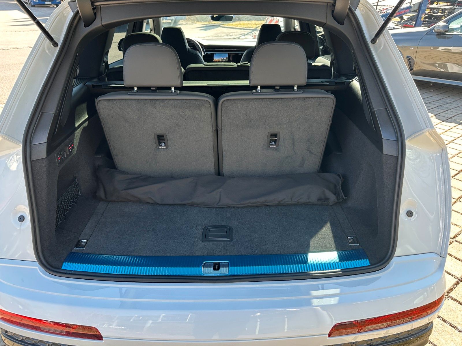 Fahrzeugabbildung Audi Q7 50TDI Sline ACC,PANO,B&O,LUFT,AHK,MATRIX,7s.