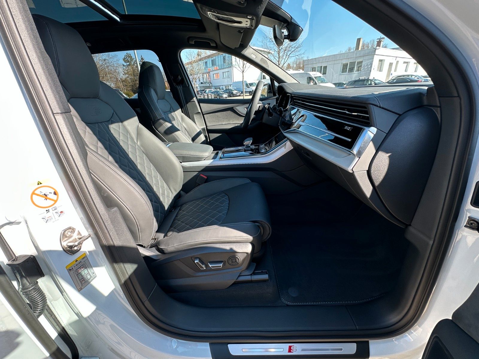 Fahrzeugabbildung Audi Q7 50TDI Sline ACC,PANO,B&O,LUFT,AHK,MATRIX,7s.