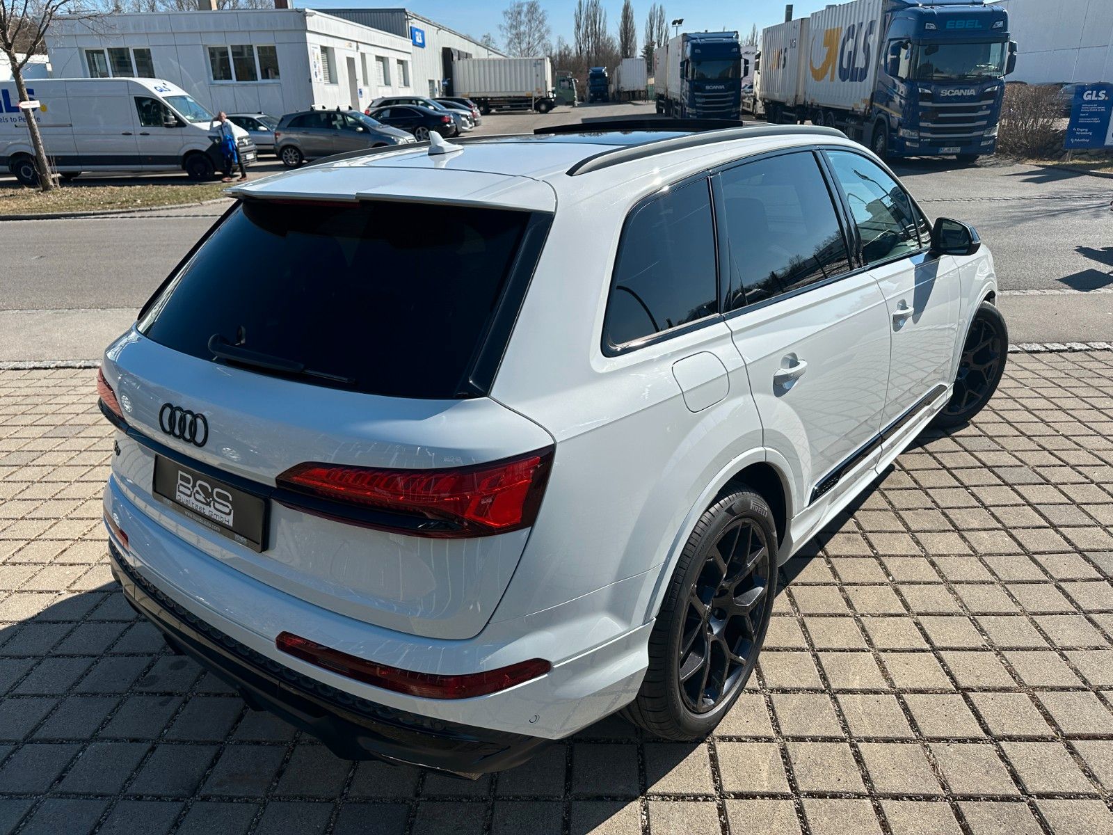 Fahrzeugabbildung Audi Q7 50TDI Sline ACC,PANO,B&O,LUFT,AHK,MATRIX,7s.