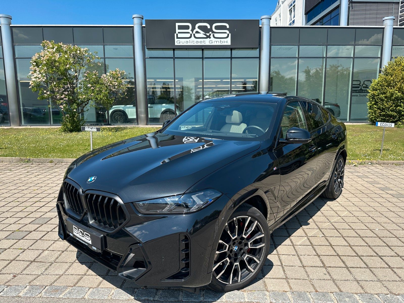 Fahrzeugabbildung BMW X6 40d xDrive MSport ACC,HUD,PANO,HARMAN,LUFT...